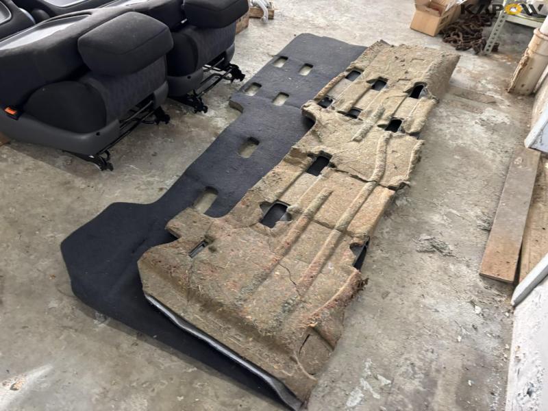 Seat Alhambra seats 12