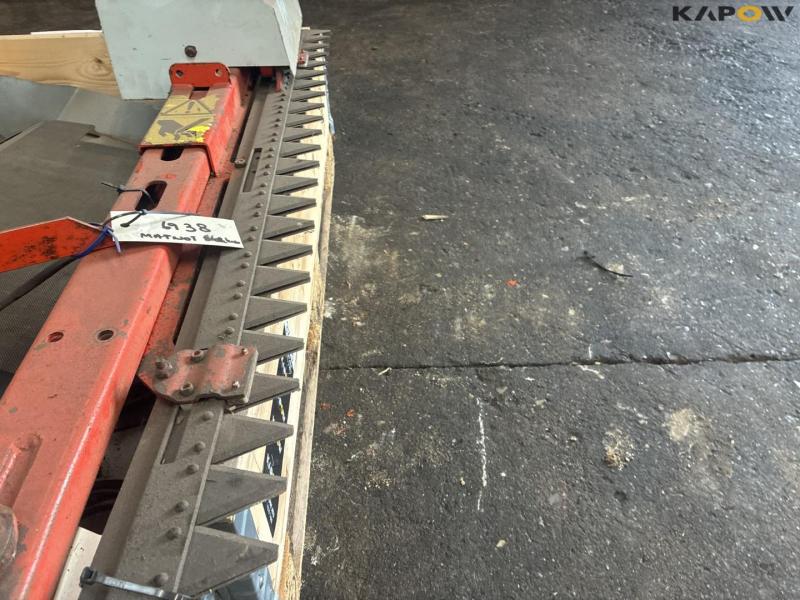 Side knife with electric motor 11