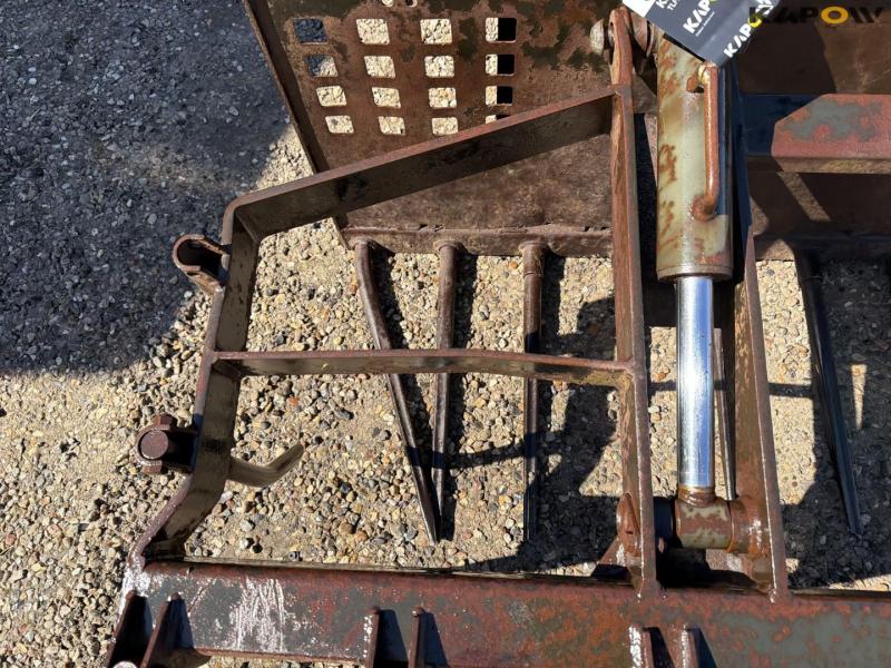 Silo claw with Hydrema hitch 14