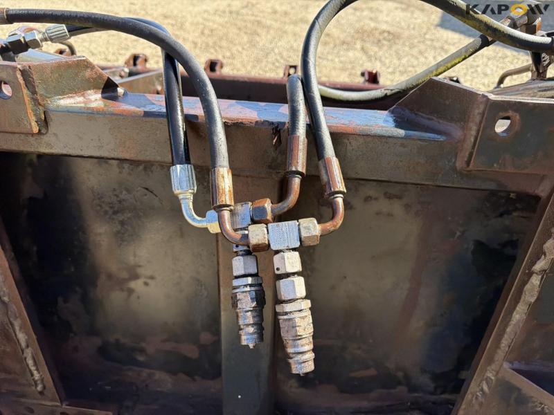 Silo claw with Hydrema hitch 18