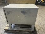 Vehicle-mounted cabinet 4