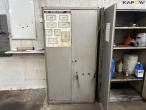 Cabinets with content 32