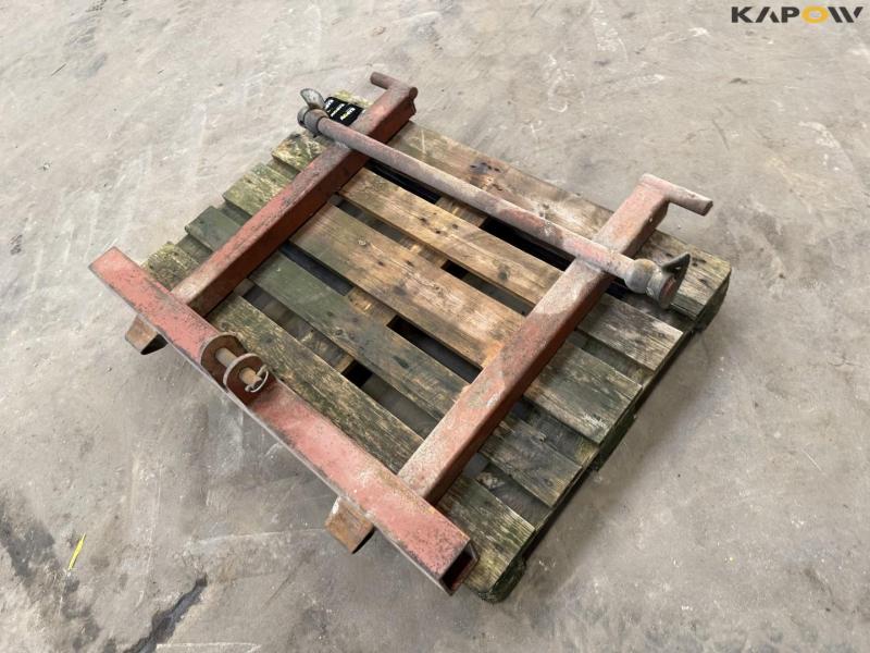 Cutting table suspension with three-point linkage 4