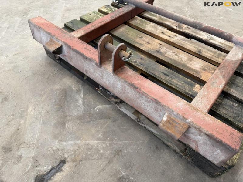 Cutting table suspension with three-point linkage 8