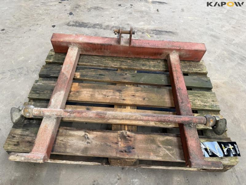 Cutting table suspension with three-point linkage 10