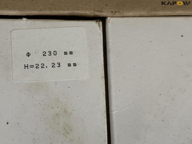 Cutting discs 14