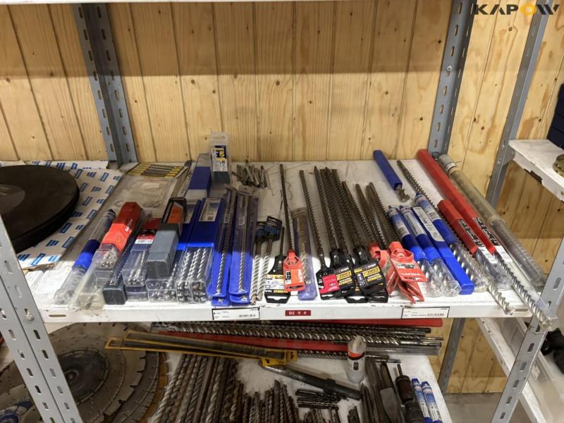 Cutting discs and drills 32