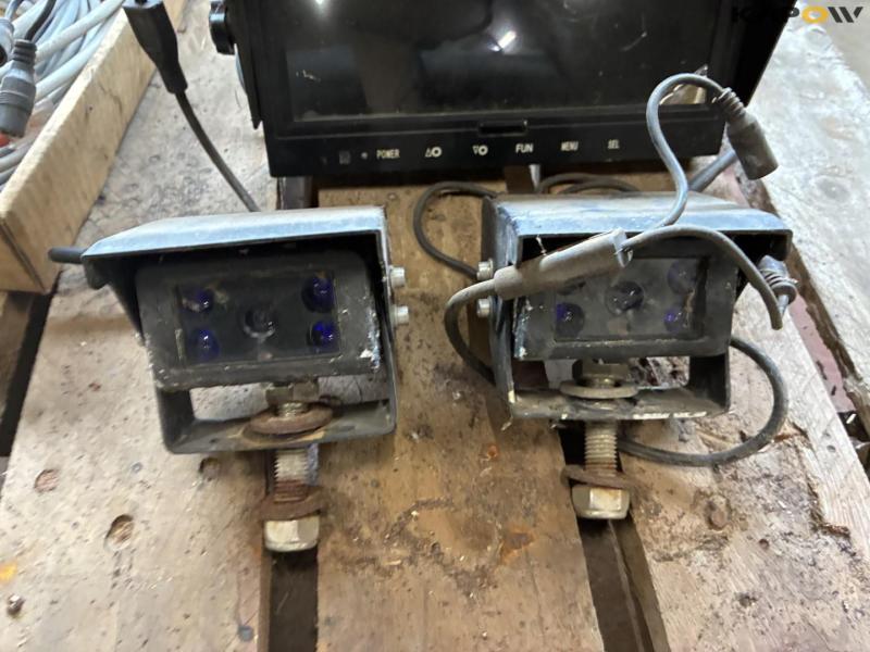 Screen with two cameras 5