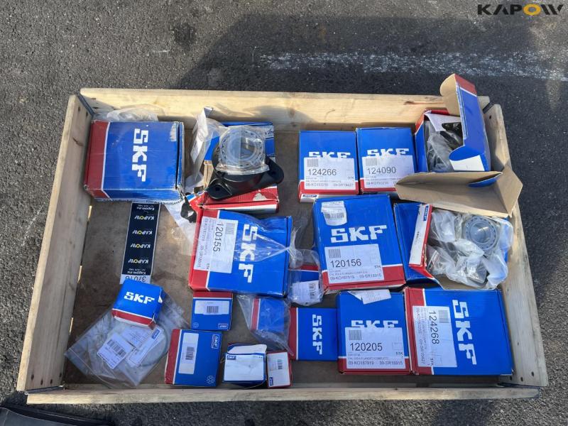 SKF bearings and bearing housings 17