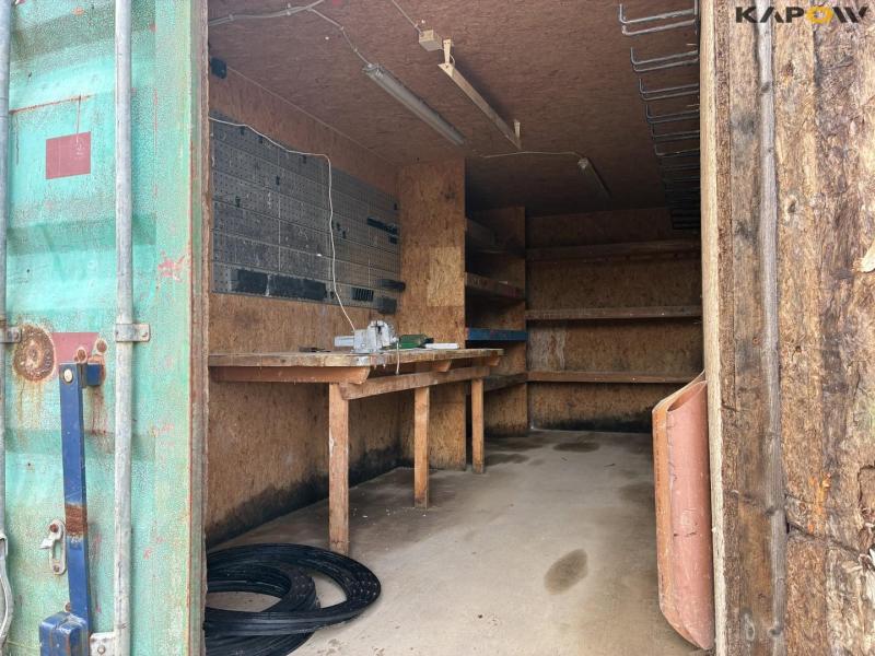 Shipping container - 20 feet 19