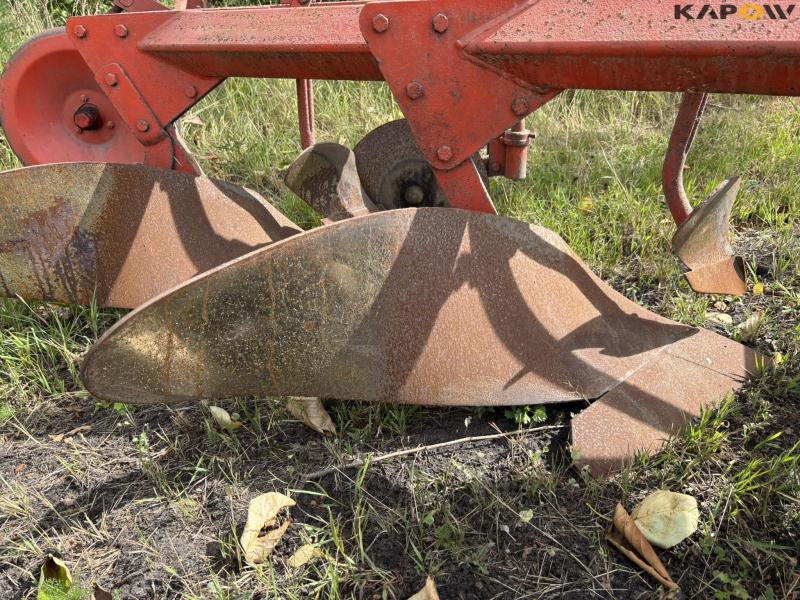 Skjold Eminent 3 furrow plough 19