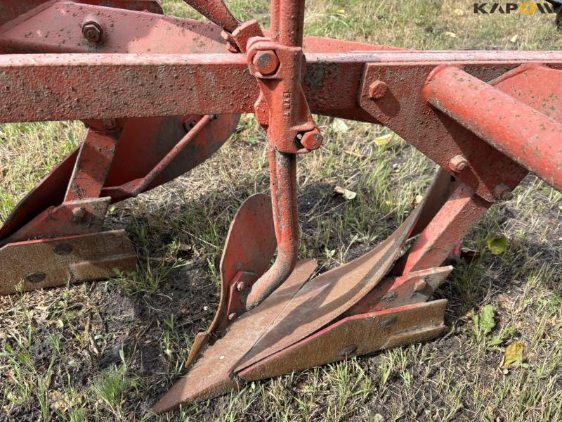 Skjold Eminent 3 furrow plough 31