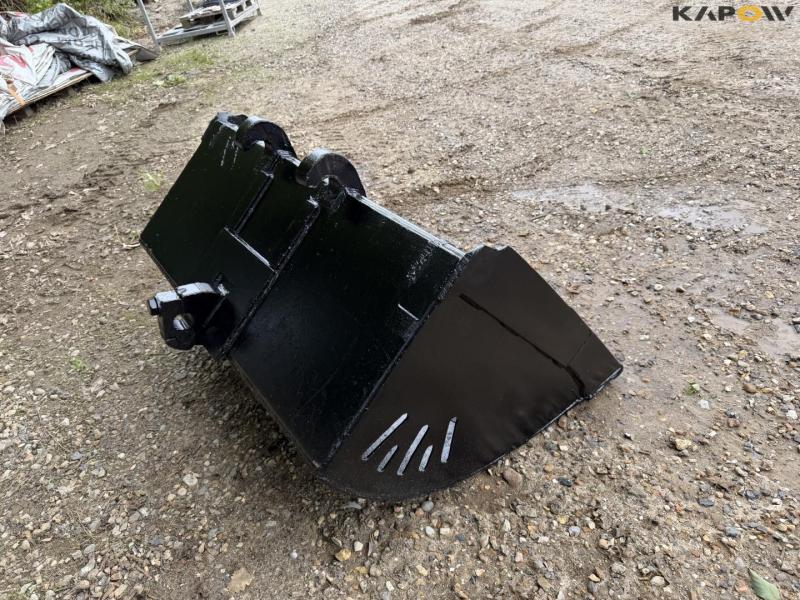 Bucket with Beco hitch 5