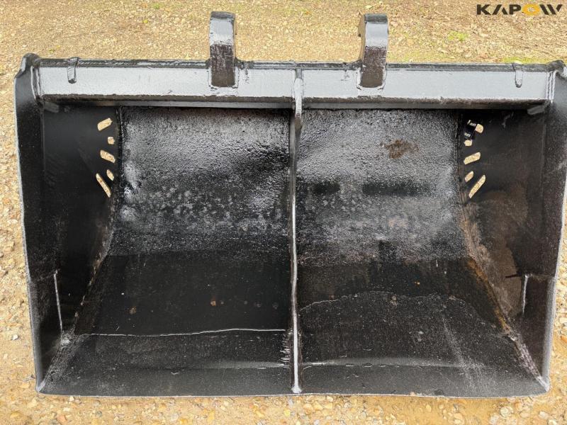 Bucket with Beco hitch 12