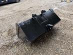 Bucket with Beco hitch 7