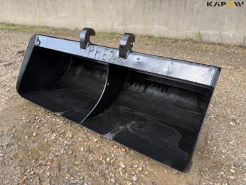 Bucket with Beco hitch