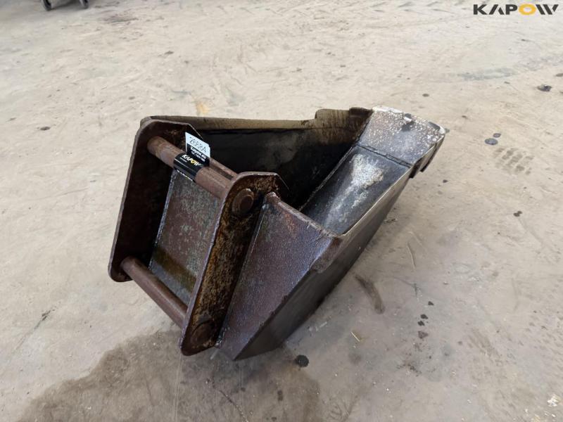 Bucket with Hydrema hitch 5