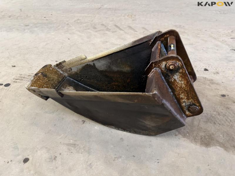 Bucket with Hydrema hitch 8