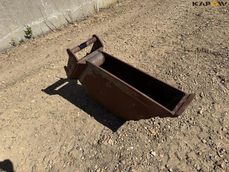 Bucket with Hydrema hitch 3