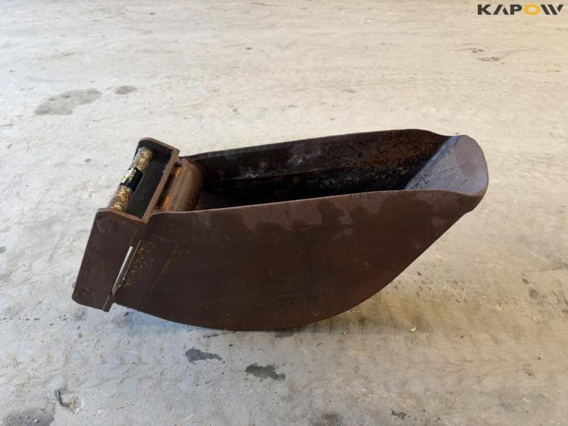 Bucket with Hydrema hitch 4