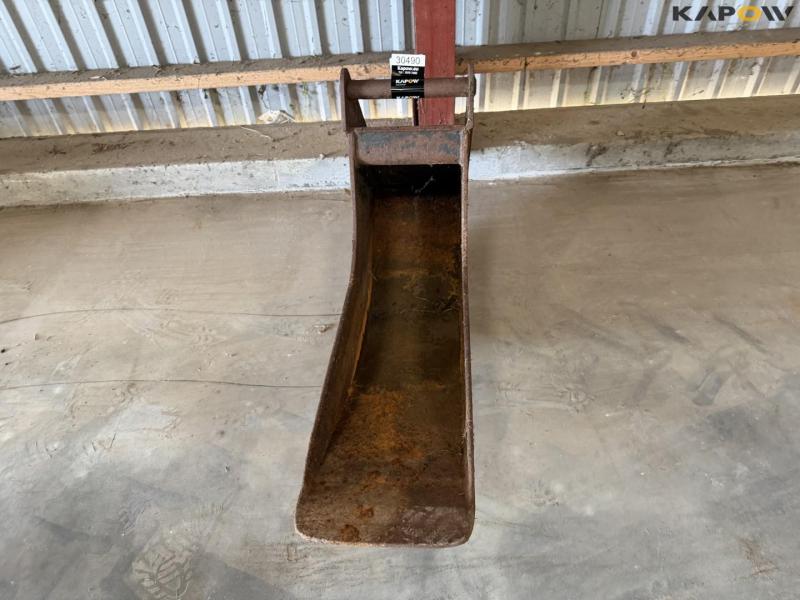 Bucket with Hydrema hitch 2