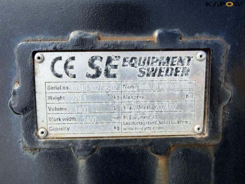 Bucket with Manitou hitch 10