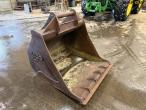 Bucket with S70 hitch 3