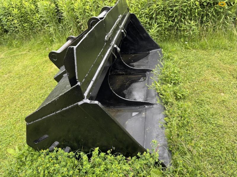 Bucket 230 cm with S70 hitch 4