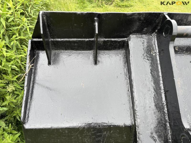 Bucket 230 cm with S70 hitch 20
