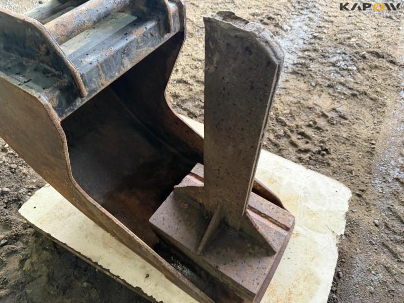 Shovel and cultivator with Hydrema hitch 8