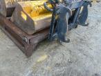 Bucket set in holder with Hydrema hitch 50
