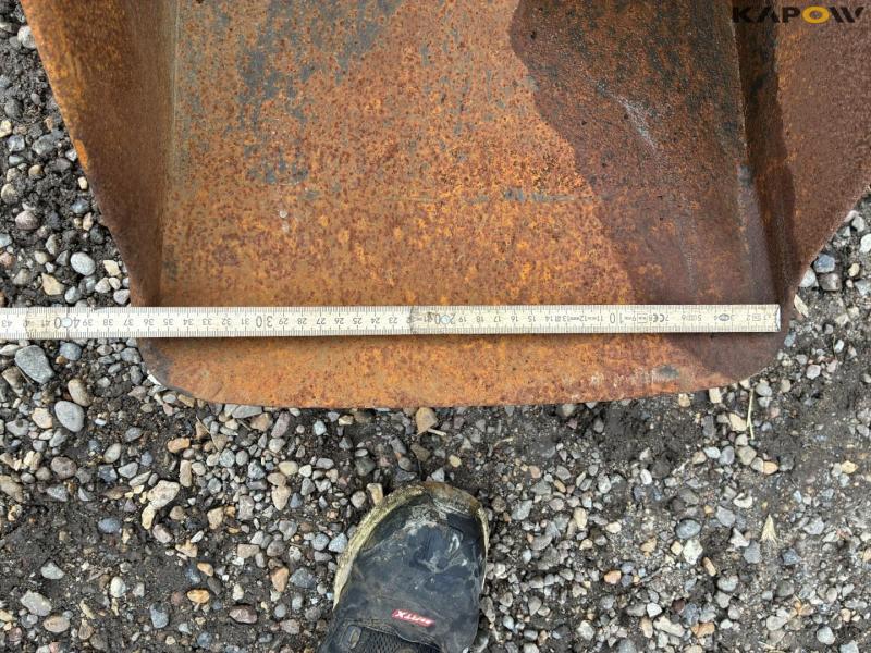 Shovel for rear arm 9