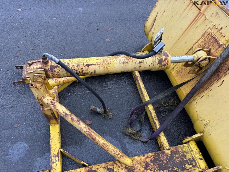 Bucket for pallet forks 13