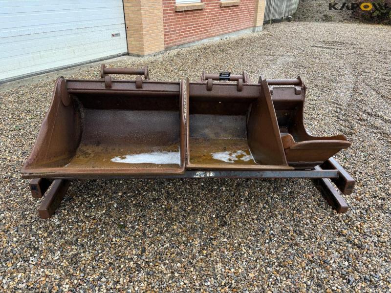 Buckets with Hydrema hitch 2