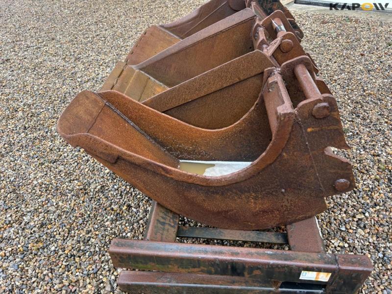 Buckets with Hydrema hitch 9