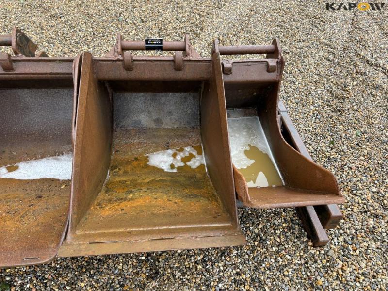 Buckets with Hydrema hitch 11