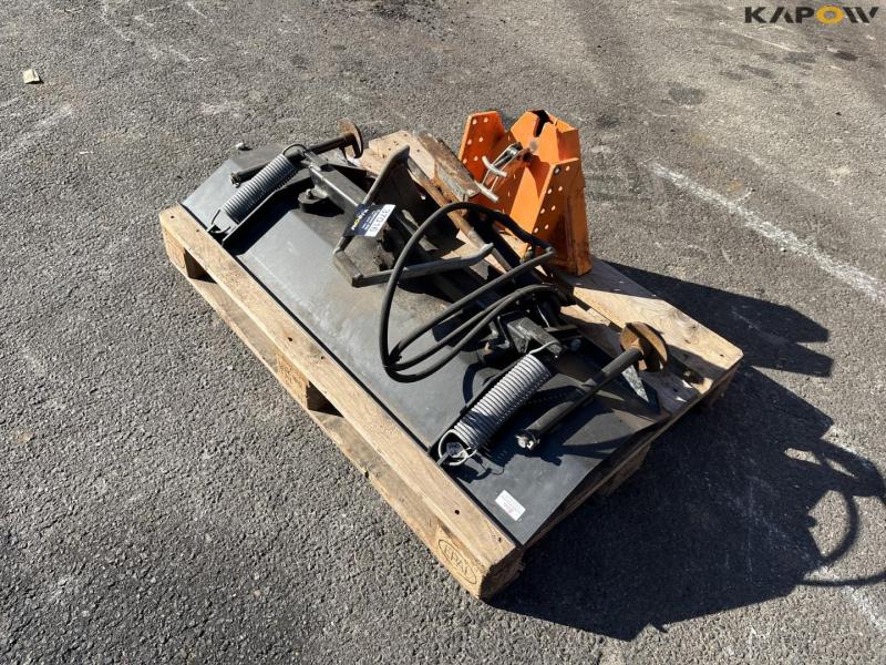 Scraper blade with bracket 1
