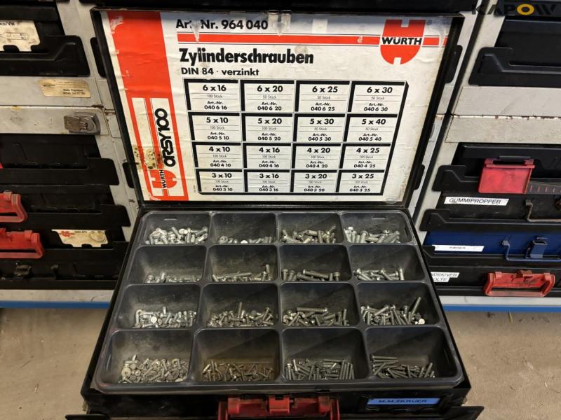 Drawer rack with miscellaneous items 33