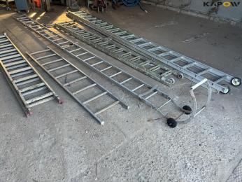 Extending ladder/roof ladder