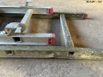 Extending ladder/roof ladder 20