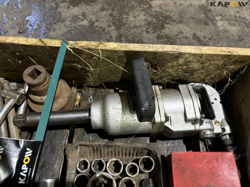 Impact wrench + torque wrench 16