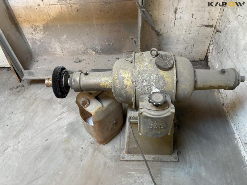 Grinding workshop 30