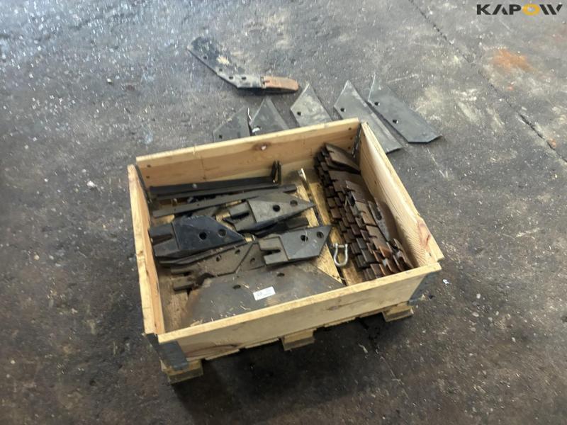 Wear parts for Kuhn plow 4