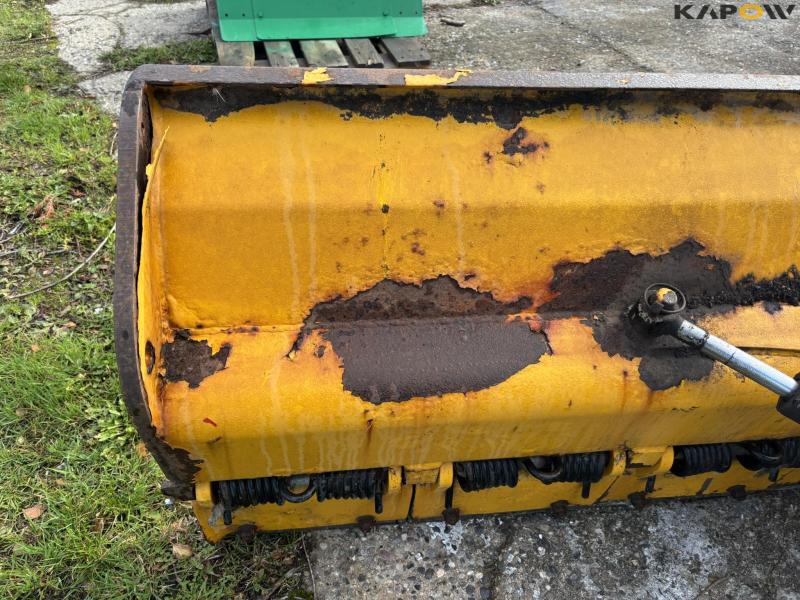 Snowplow hydraulically swiveling 24