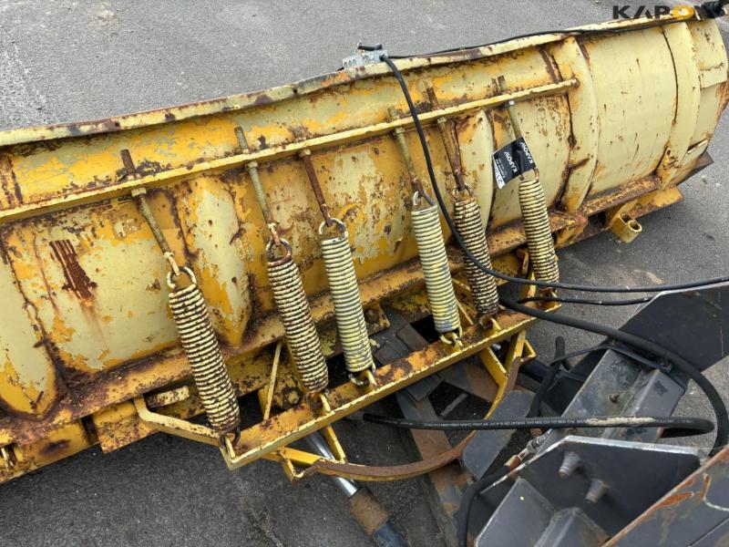 Snow plow with A-frame 9