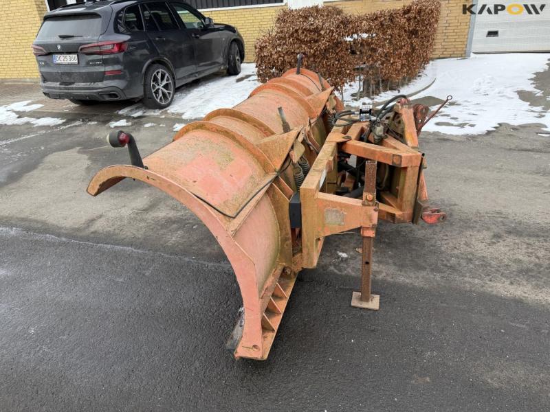 Snowplow with three-point hitch A-frame 8