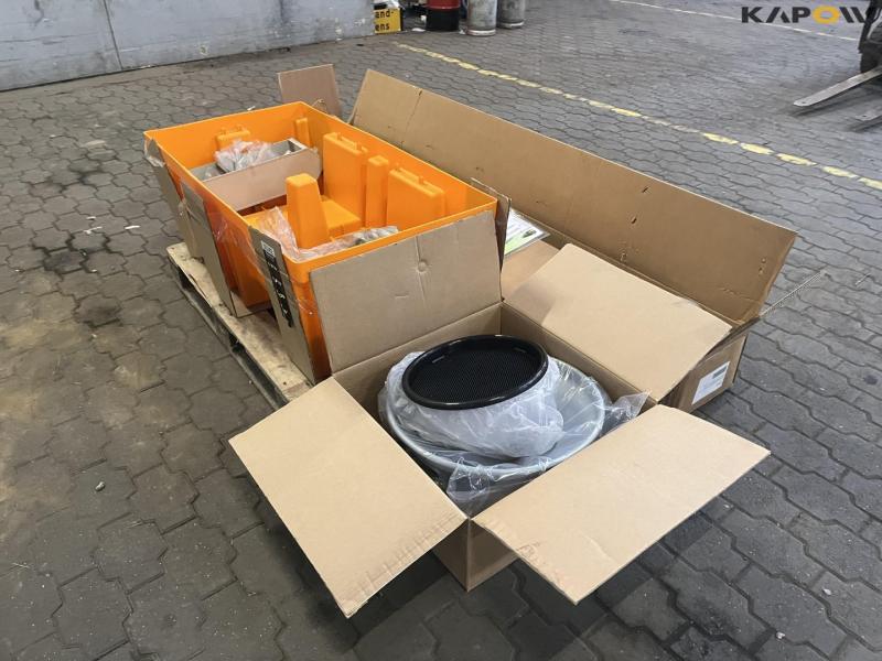 Column for hose reel and workshop equipment 3