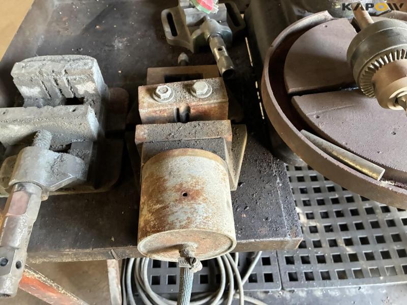 Column table machine with accessories and table 14