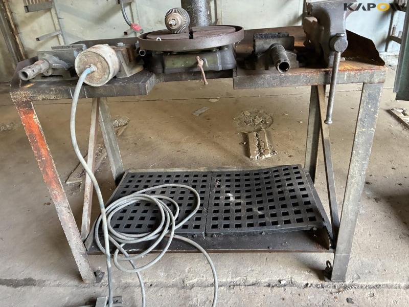 Column table machine with accessories and table 23