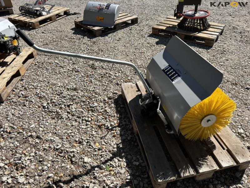 Ferrari FB81 sweeper 4